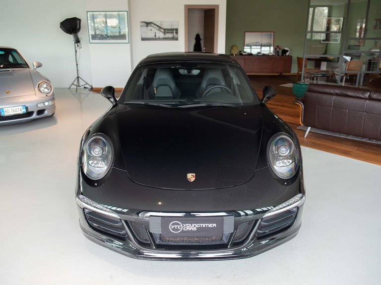 Porsche 991 Carrera GTS