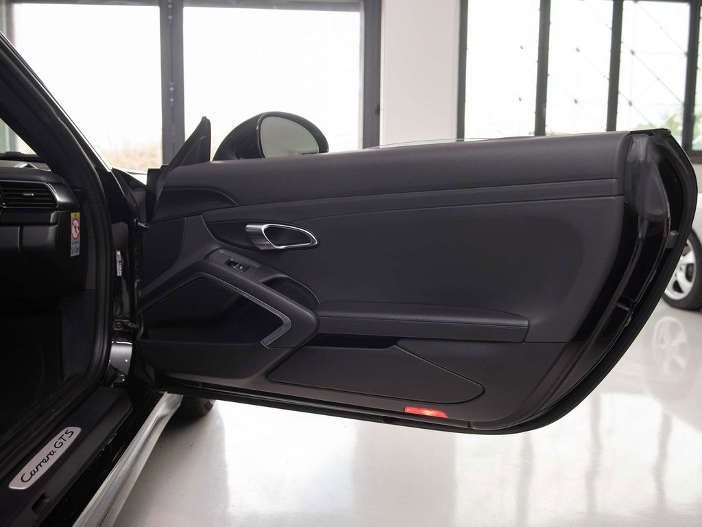 Porsche 991 Carrera GTS