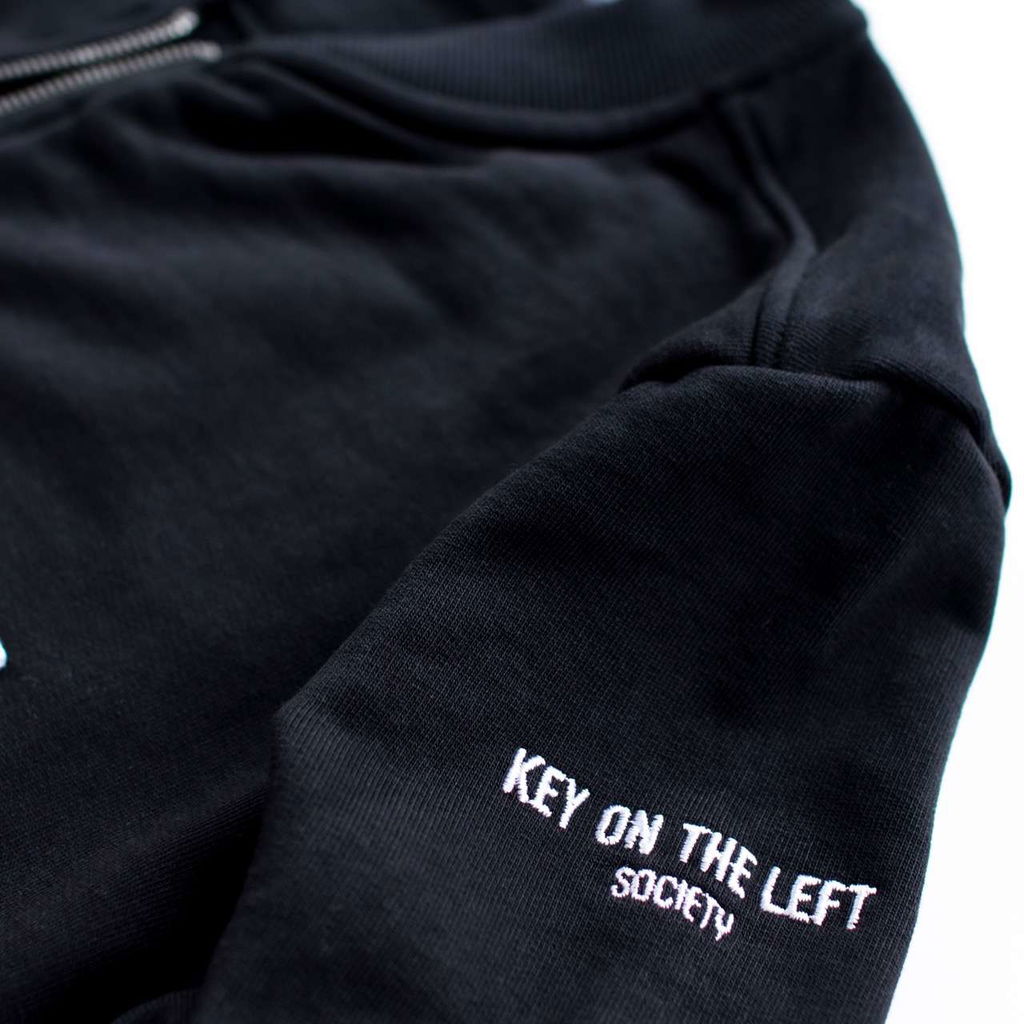 Groß (Jacke_Key_on_the_left)