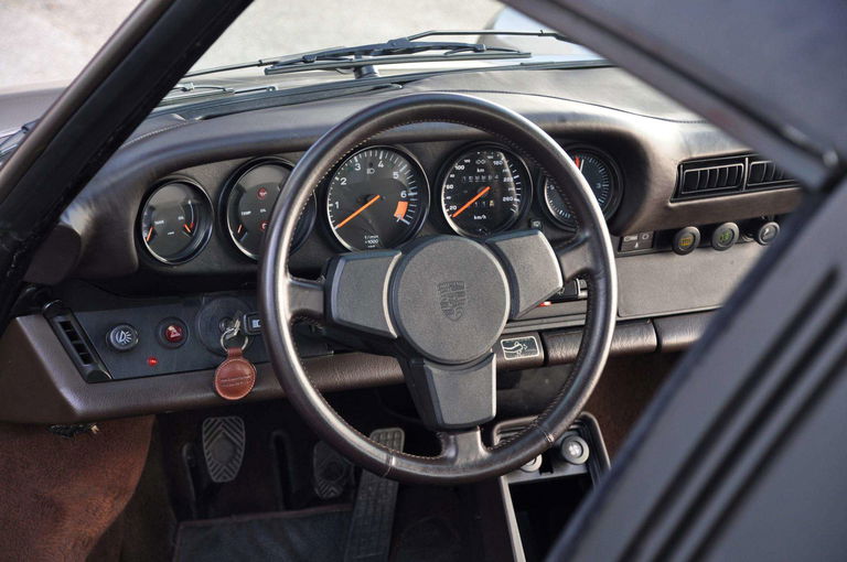 Porsche 911 Carrera 3.2