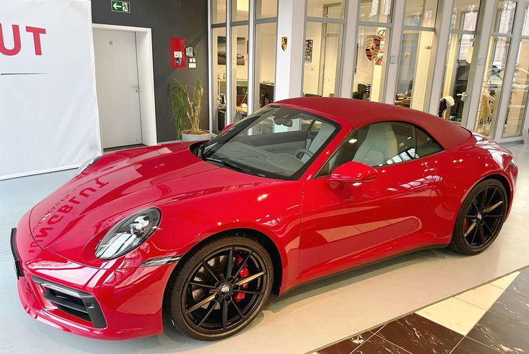 Porsche 992 Carrera 4S