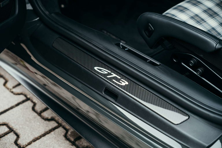 Porsche 992 GT3 Touring