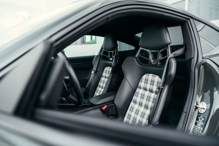 Porsche 992 GT3 Touring