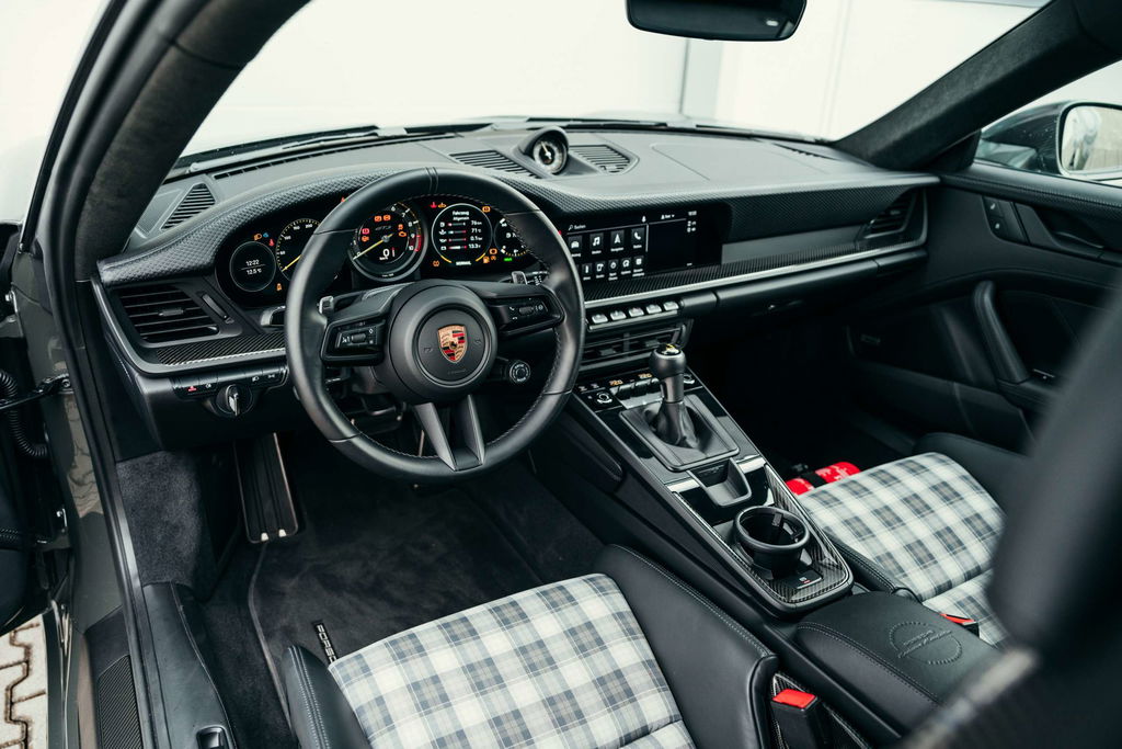 Porsche 992 GT3 Touring