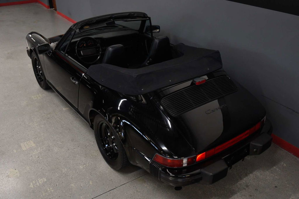 Porsche 911 Carrera 3.2 (US)