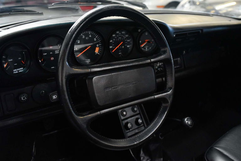 Porsche 911 Carrera 3.2 (US)