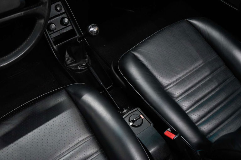 Porsche 911 Carrera 3.2 (US)