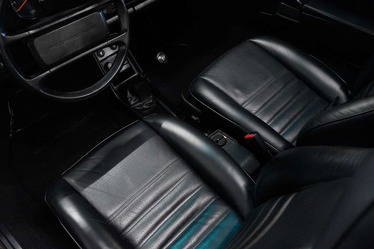 Porsche 911 Carrera 3.2 (US)