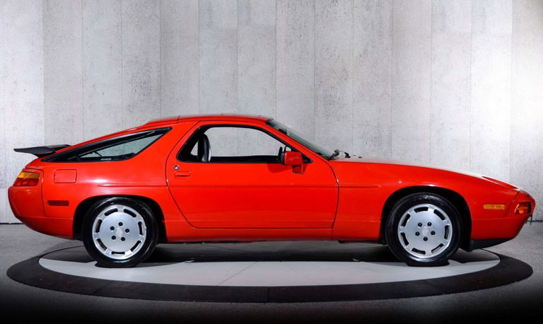 Porsche 928 S4