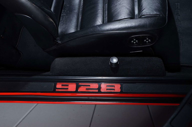Porsche 928 S4