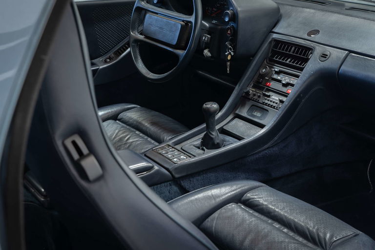 Porsche 928 S4