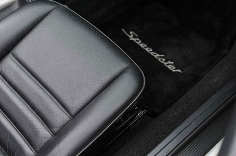 Porsche 964 Carrera 2 Speedster