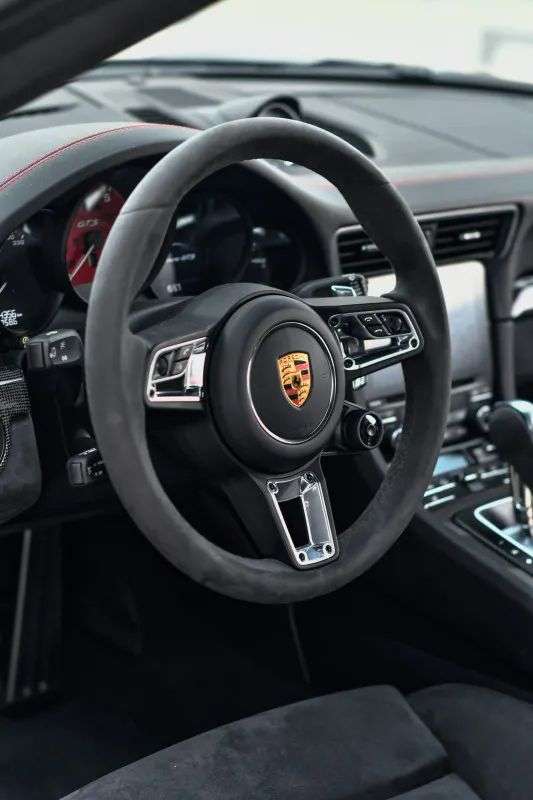 Porsche 991.2 Carrera GTS