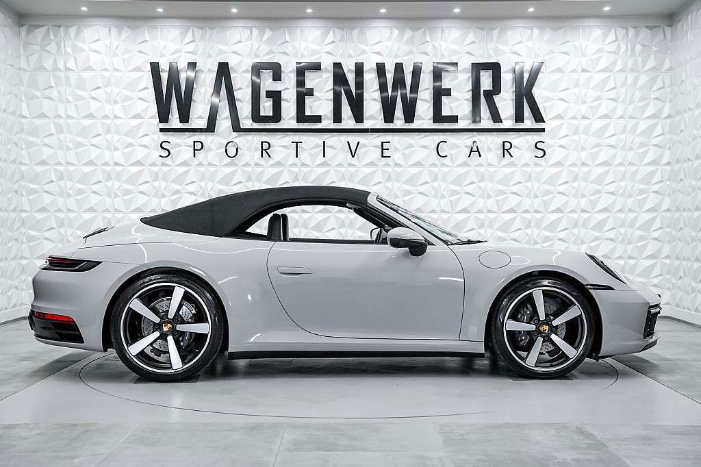 Porsche 992 Carrera 4