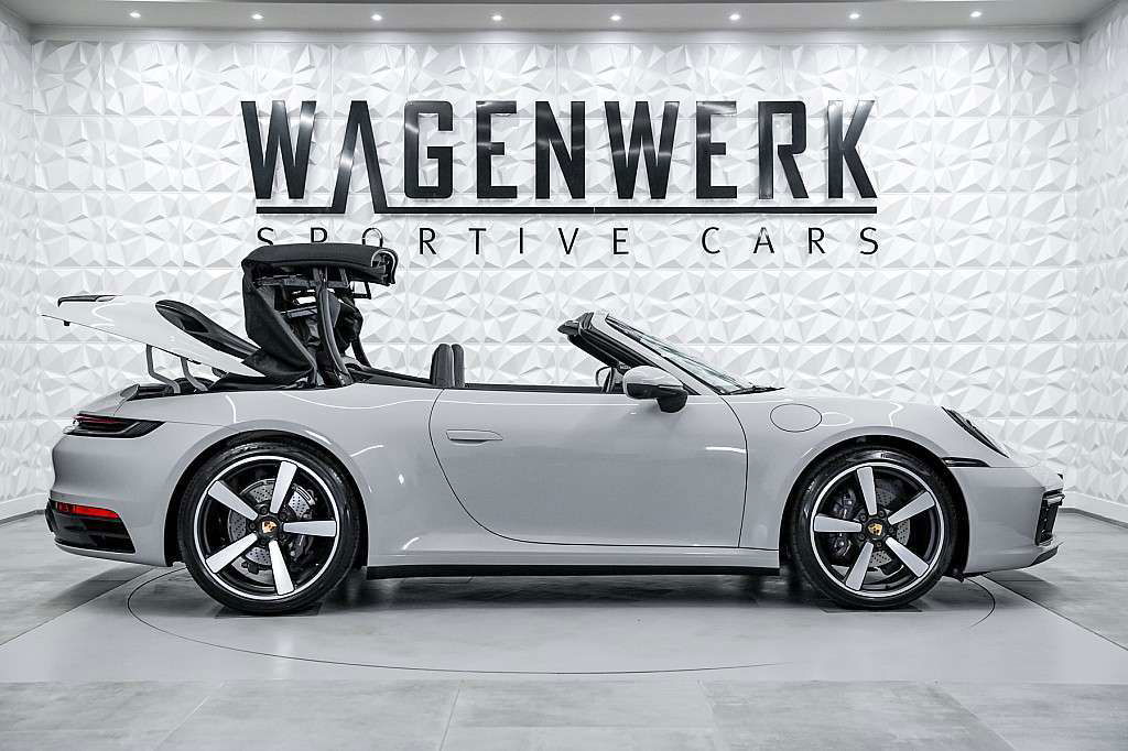 Porsche 992 Carrera 4