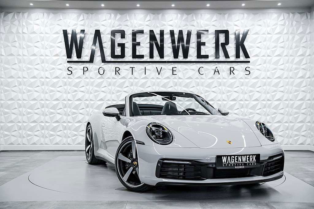 Porsche 992 Carrera 4