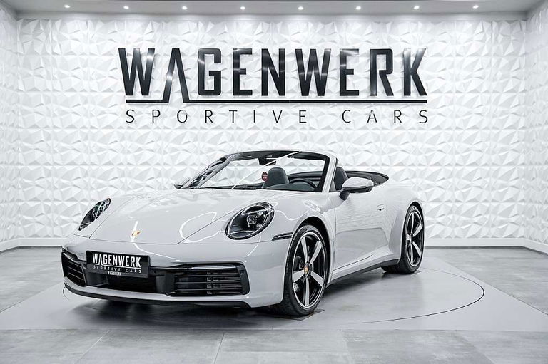 Porsche 992 Carrera 4