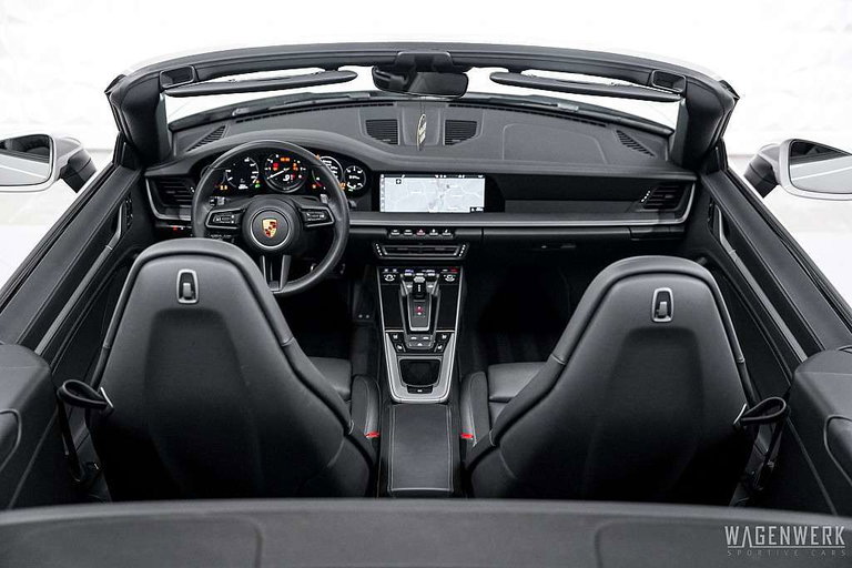 Porsche 992 Carrera 4