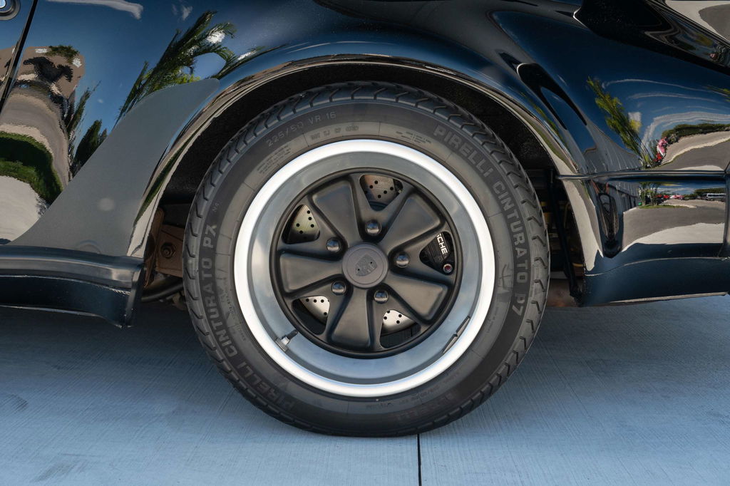 Porsche 911 Turbo 3.3