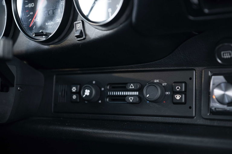 Porsche 993 Carrera 4