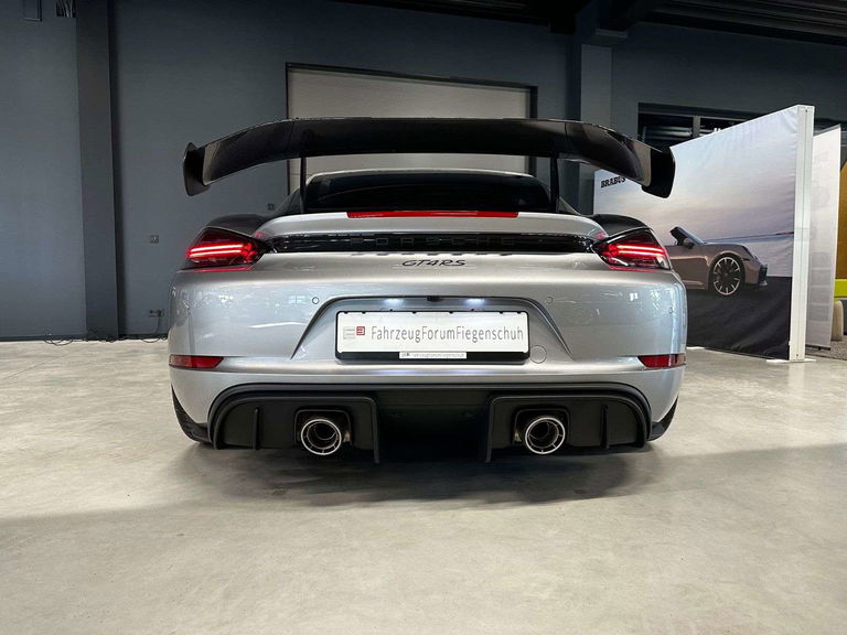 Porsche 718 Cayman GT4 RS