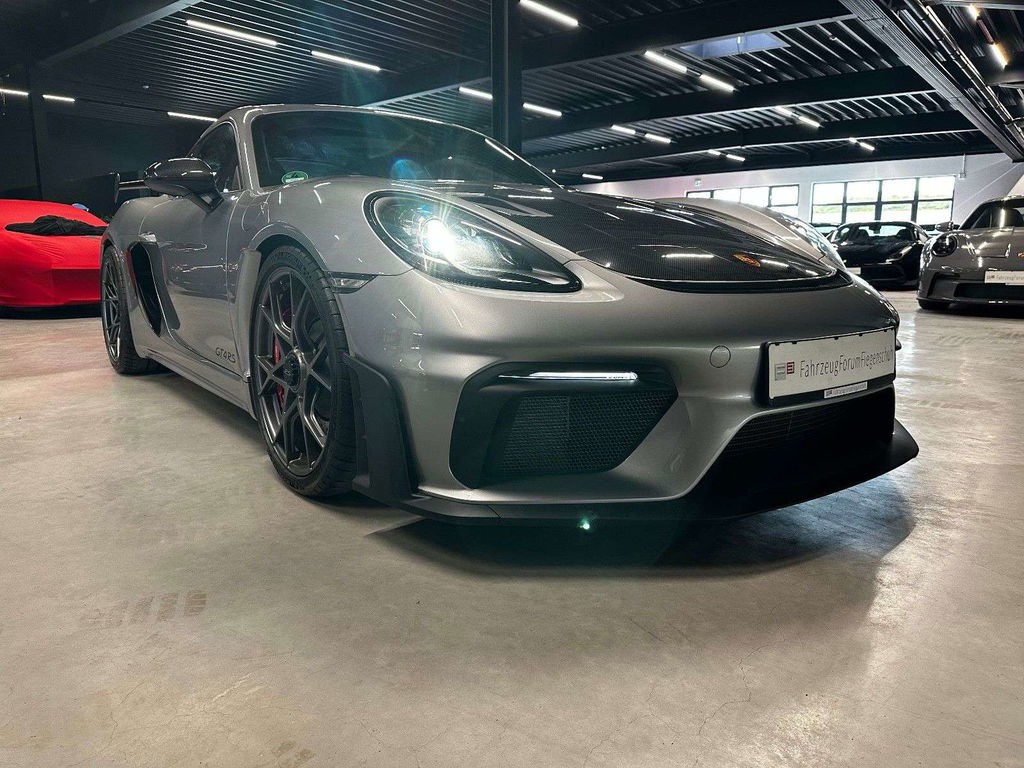 Porsche 718 Cayman GT4 RS