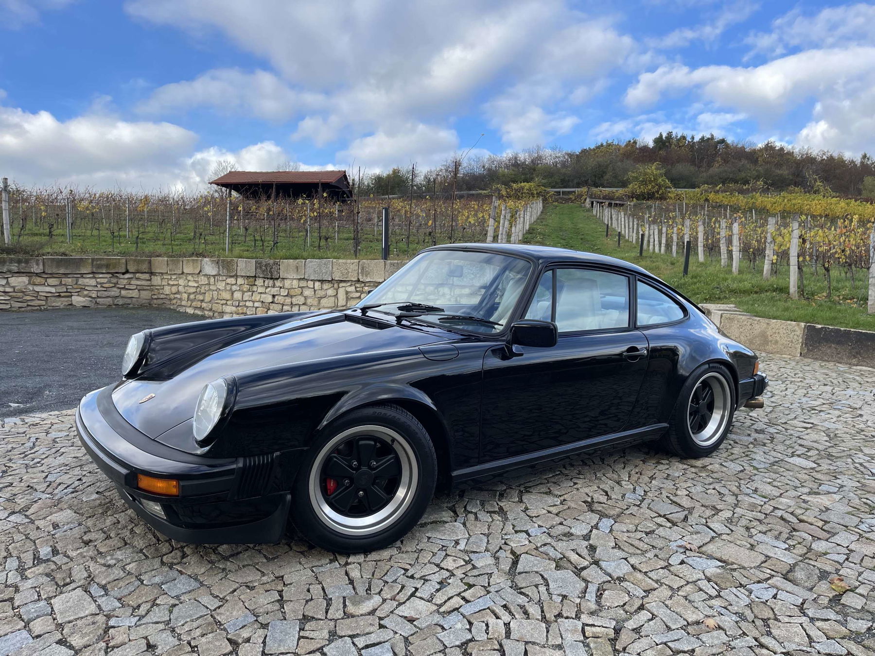 Porsche 911 Carrera 3.2 (US) 1988 - elferspot.com - Marktplatz für Porsche  Sportwagen