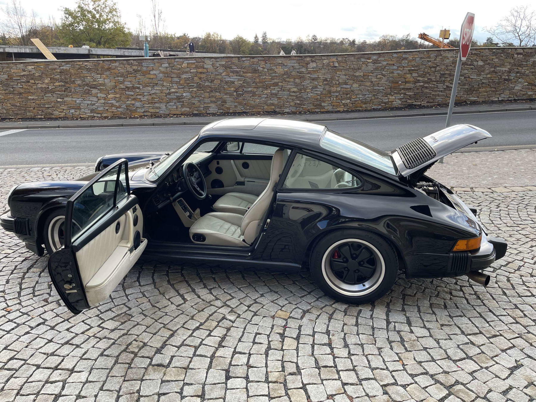 Porsche 911 Carrera 3.2 (US) 1988 - elferspot.com - Marktplatz für Porsche  Sportwagen