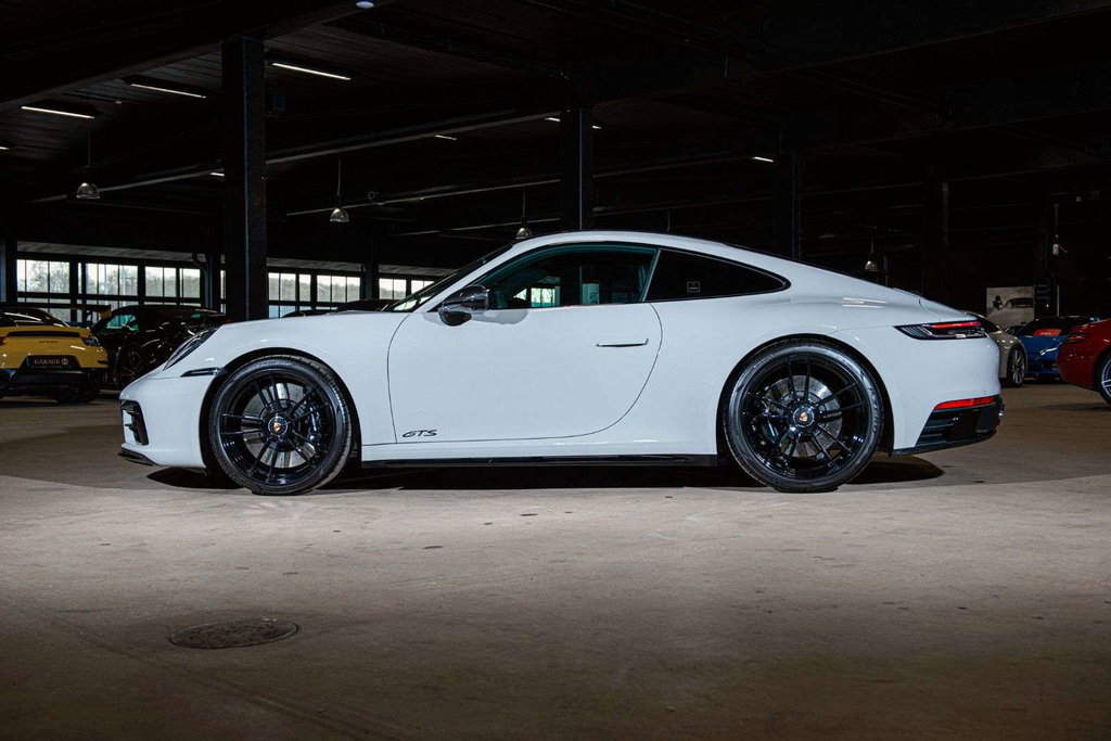Porsche 992 Carrera GTS