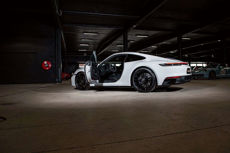 Porsche 992 Carrera GTS