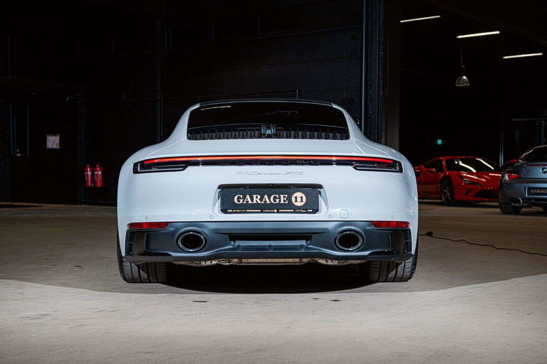 Porsche 992 Carrera GTS