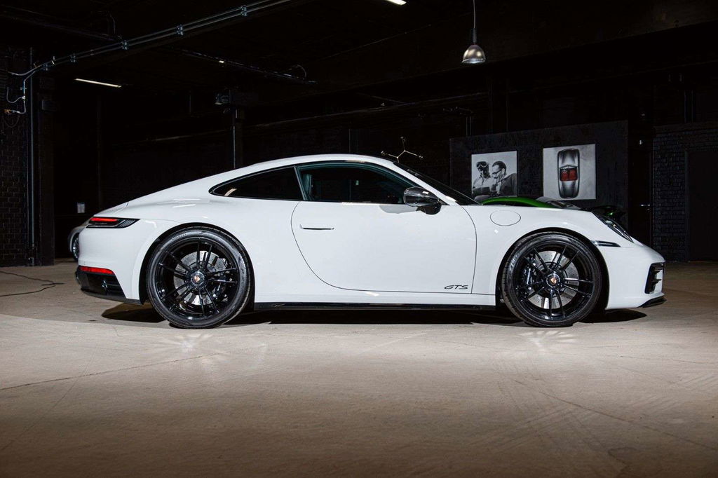Porsche 992 Carrera GTS