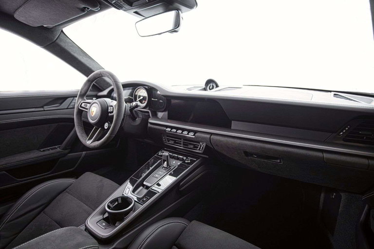 Porsche 992 Carrera GTS