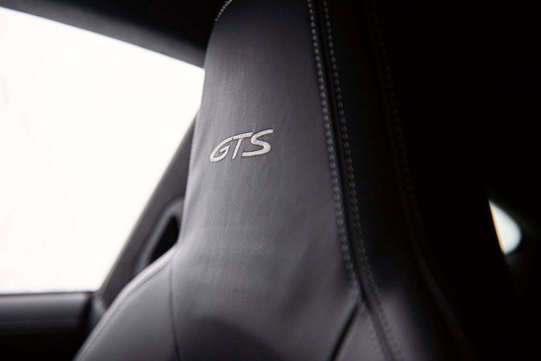 Porsche 992 Carrera GTS