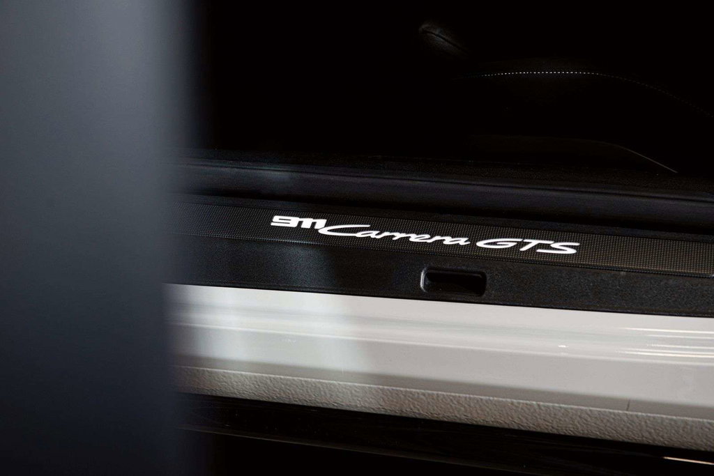 Porsche 992 Carrera GTS