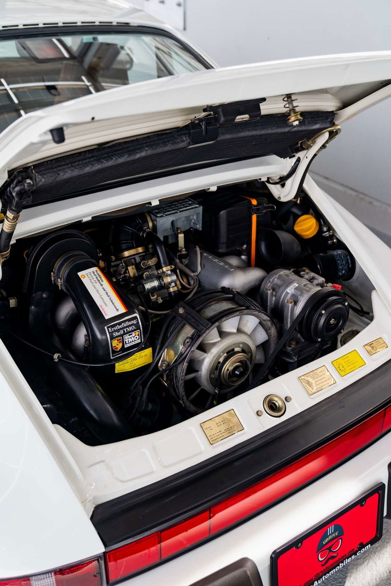 Porsche 911 Carrera 3.2 (US)