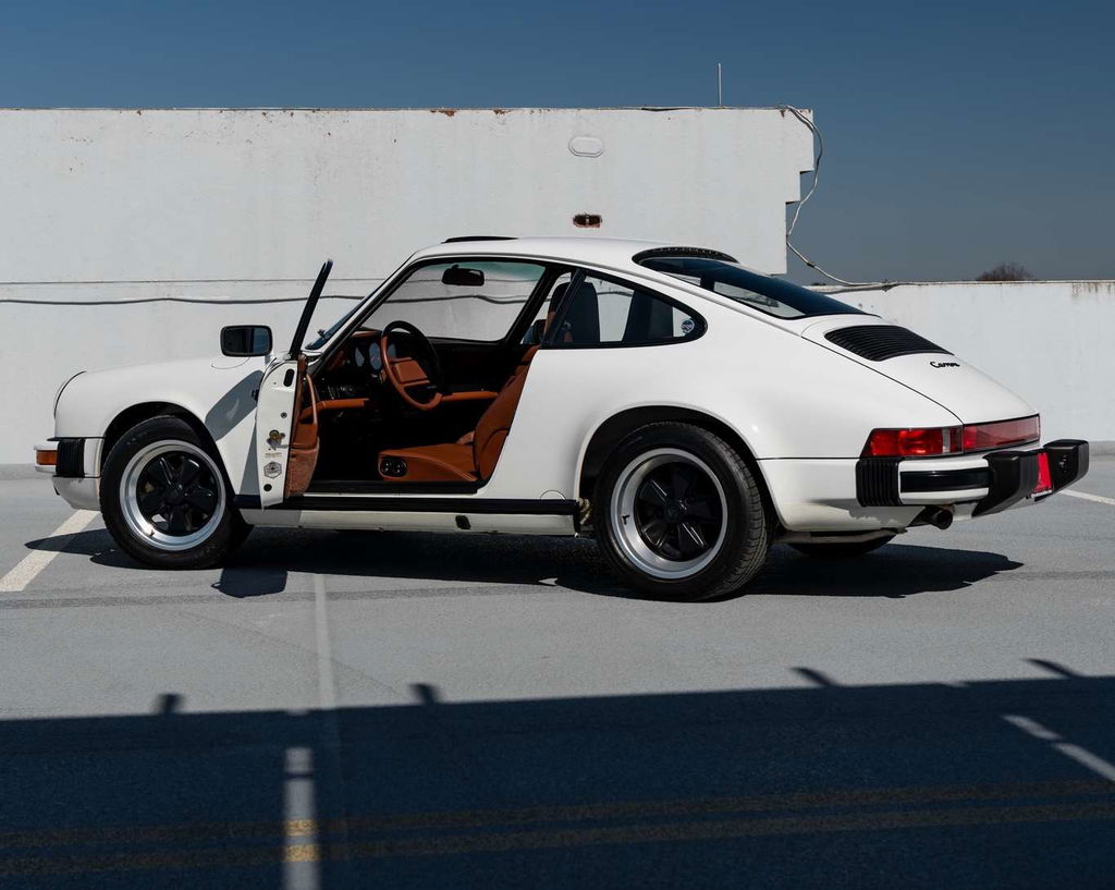 Porsche 911 Carrera 3.2 (US)