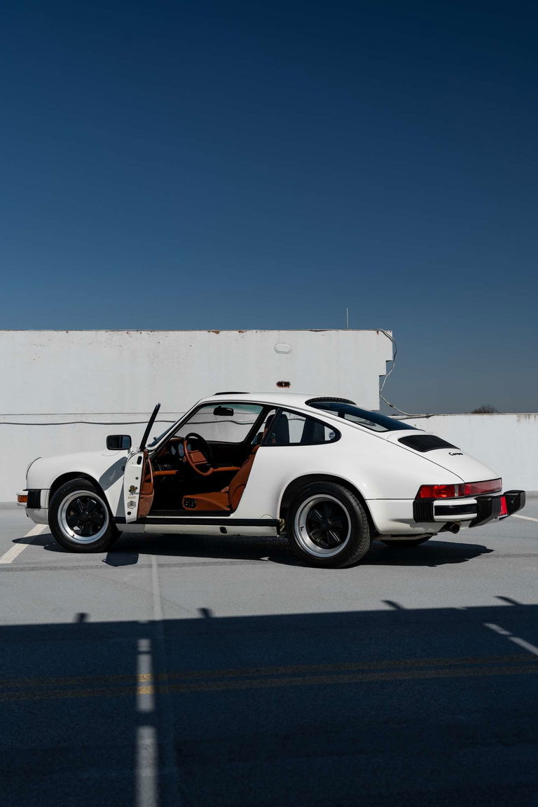 Porsche 911 Carrera 3.2 (US)