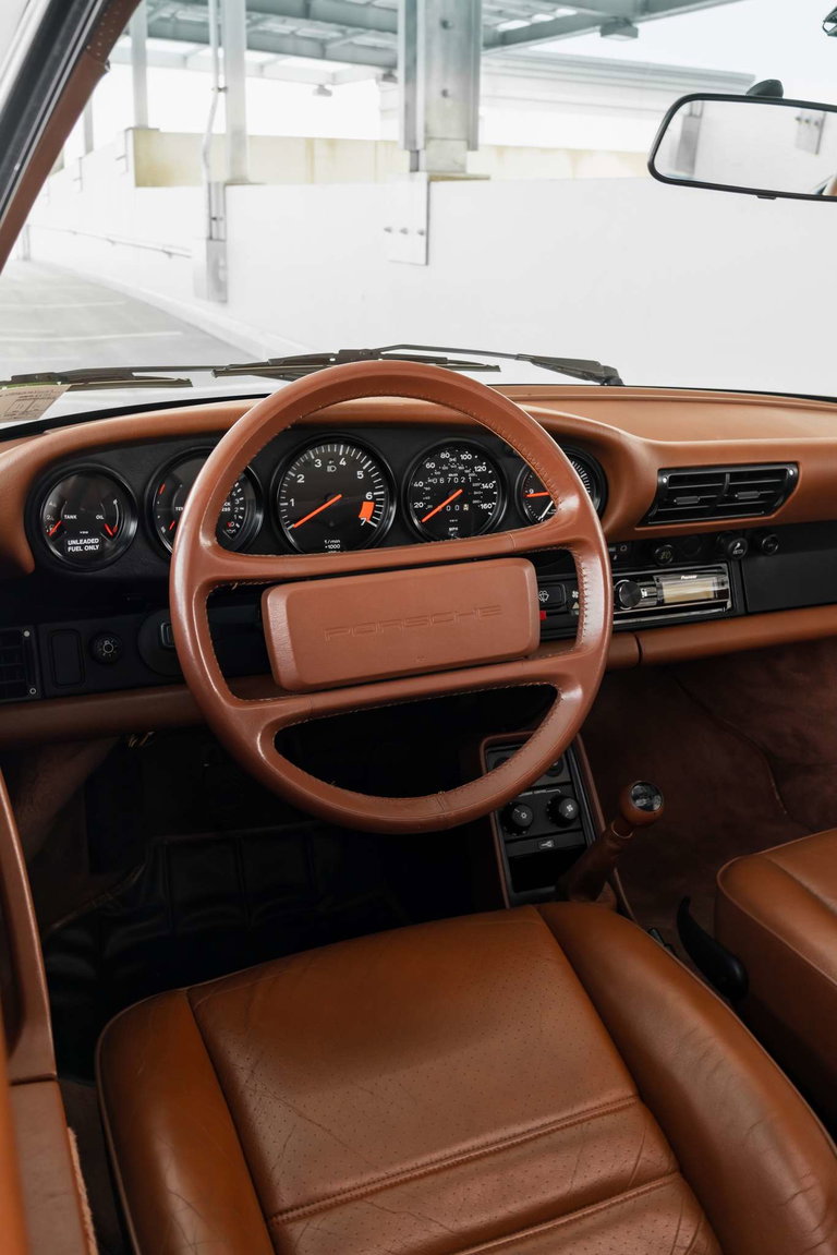 Porsche 911 Carrera 3.2 (US)