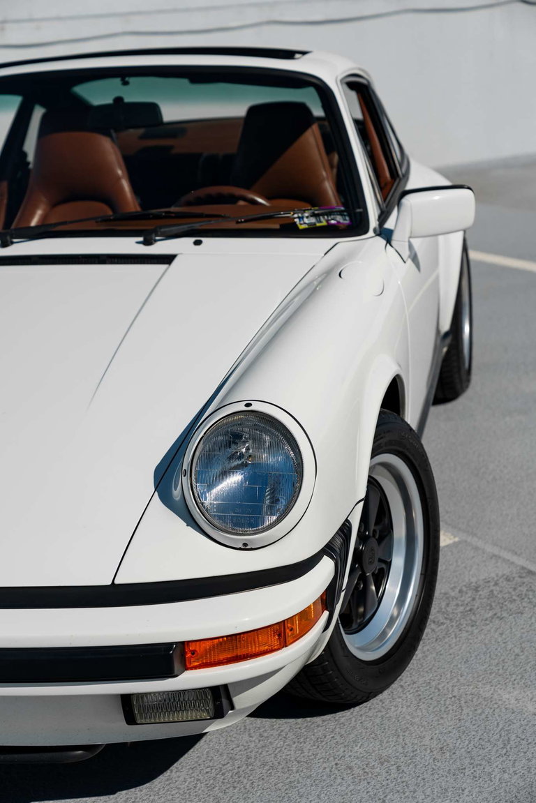 Porsche 911 Carrera 3.2 (US)