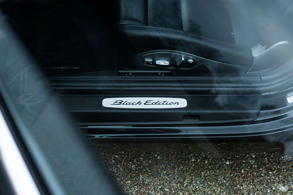 Porsche 991 Carrera Black Edition