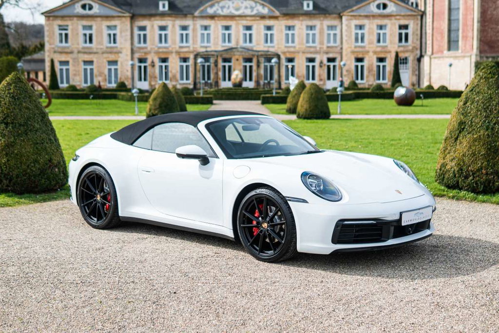 Porsche 992 Carrera