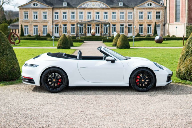 Porsche 992 Carrera