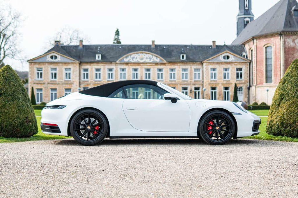 Porsche 992 Carrera