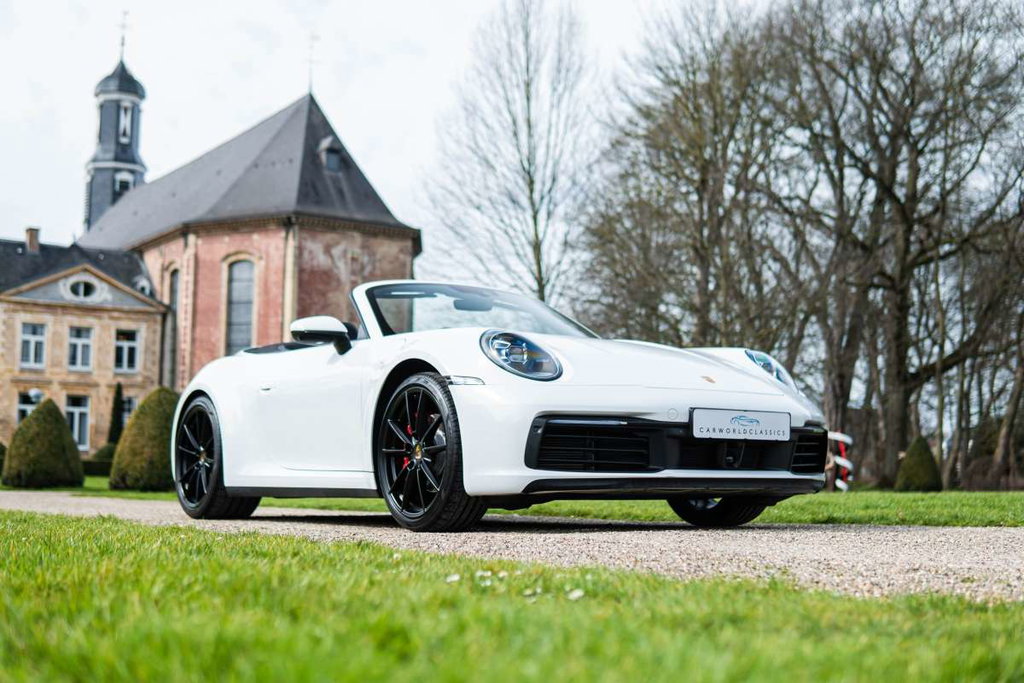 Porsche 992 Carrera