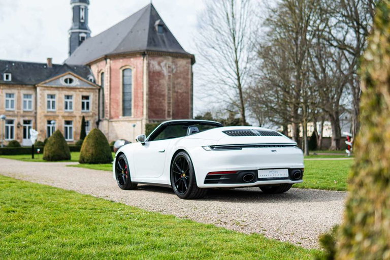 Porsche 992 Carrera