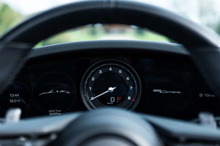 Porsche 992 Carrera