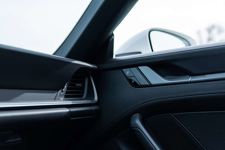 Porsche 992 Carrera