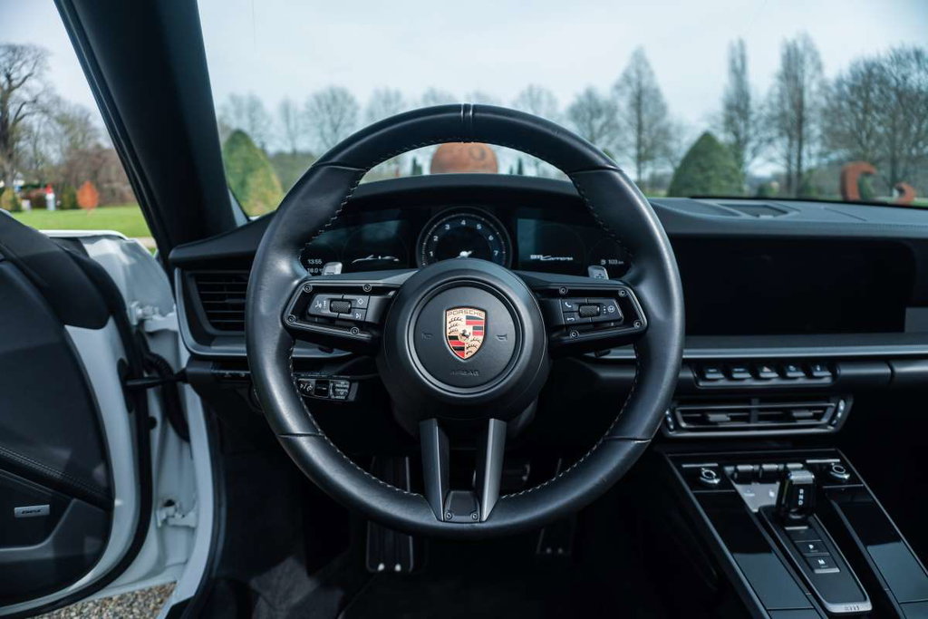 Porsche 992 Carrera