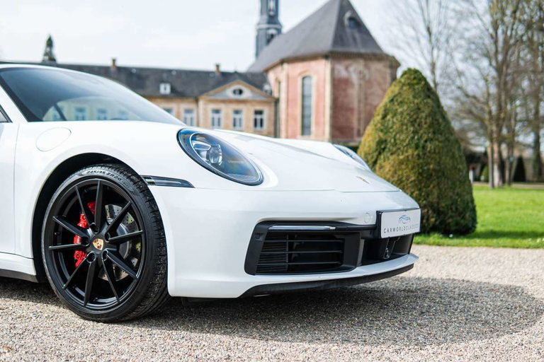 Porsche 992 Carrera
